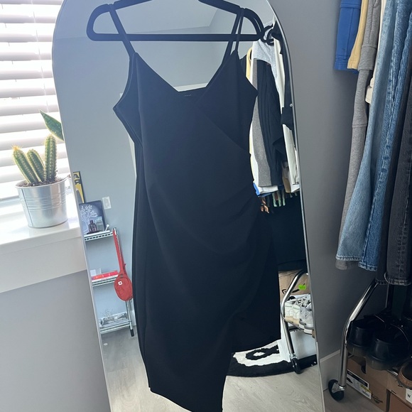 Black wrap dress - Picture 1 of 2